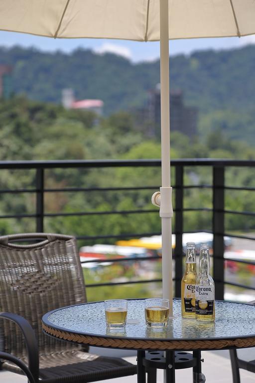Sun Moon Lake Blue Sky Bay B&B Yuchi Exterior photo
